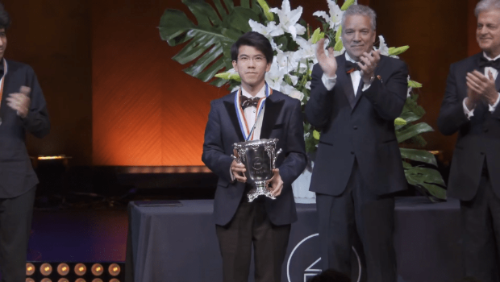 29岁港产钢琴家沈靖韬 29岁港产钢琴家沈靖韬