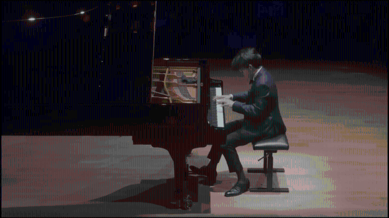 范克莱本国际钢琴赛2025决赛。 The Cliburn YouTube 截图 范克莱本国际钢琴赛2025决赛。 The Cliburn YouTube 截图