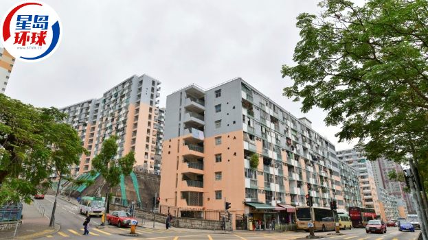 落成近六十年房协位于牛头角的观塘花园大厦二期将分阶段重建。 落成近六十年房协位于牛头角的观塘花园大厦二期将分阶段重建。